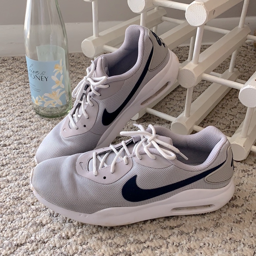 ❤️‍🔥 Nike Grey Sneakers ❤️‍🔥